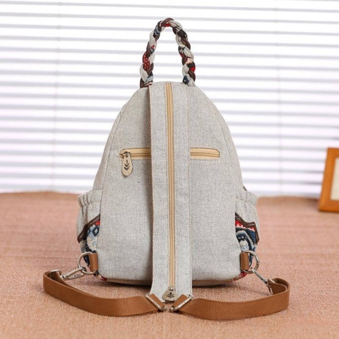 Simple woven canvas backpack, portable with multiple compartments for commuting, holiday gifts for girlfriends